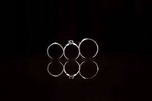 3 rings touching