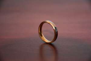 Single wedding ring